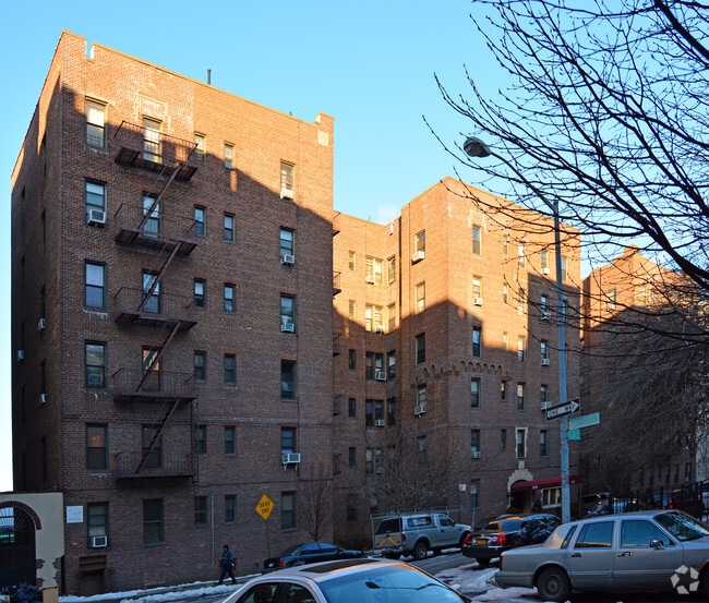 Primary Photo - 850 East 31 St