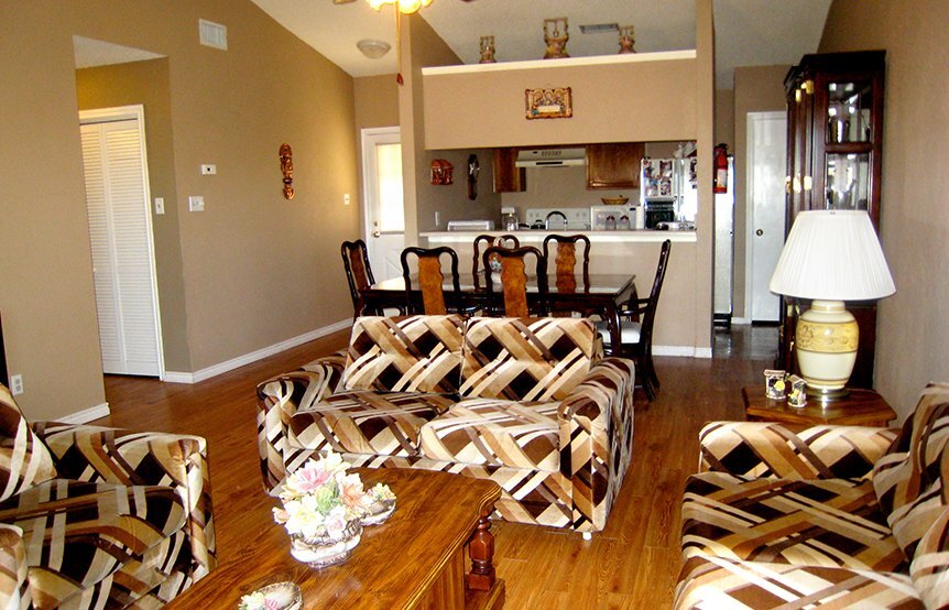 Building Photo - 2406 High Hollow Dr
