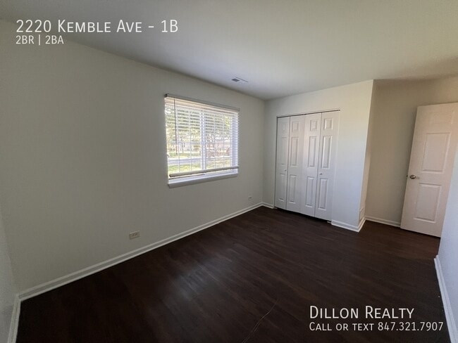 Building Photo - 2220 Kemble Ave