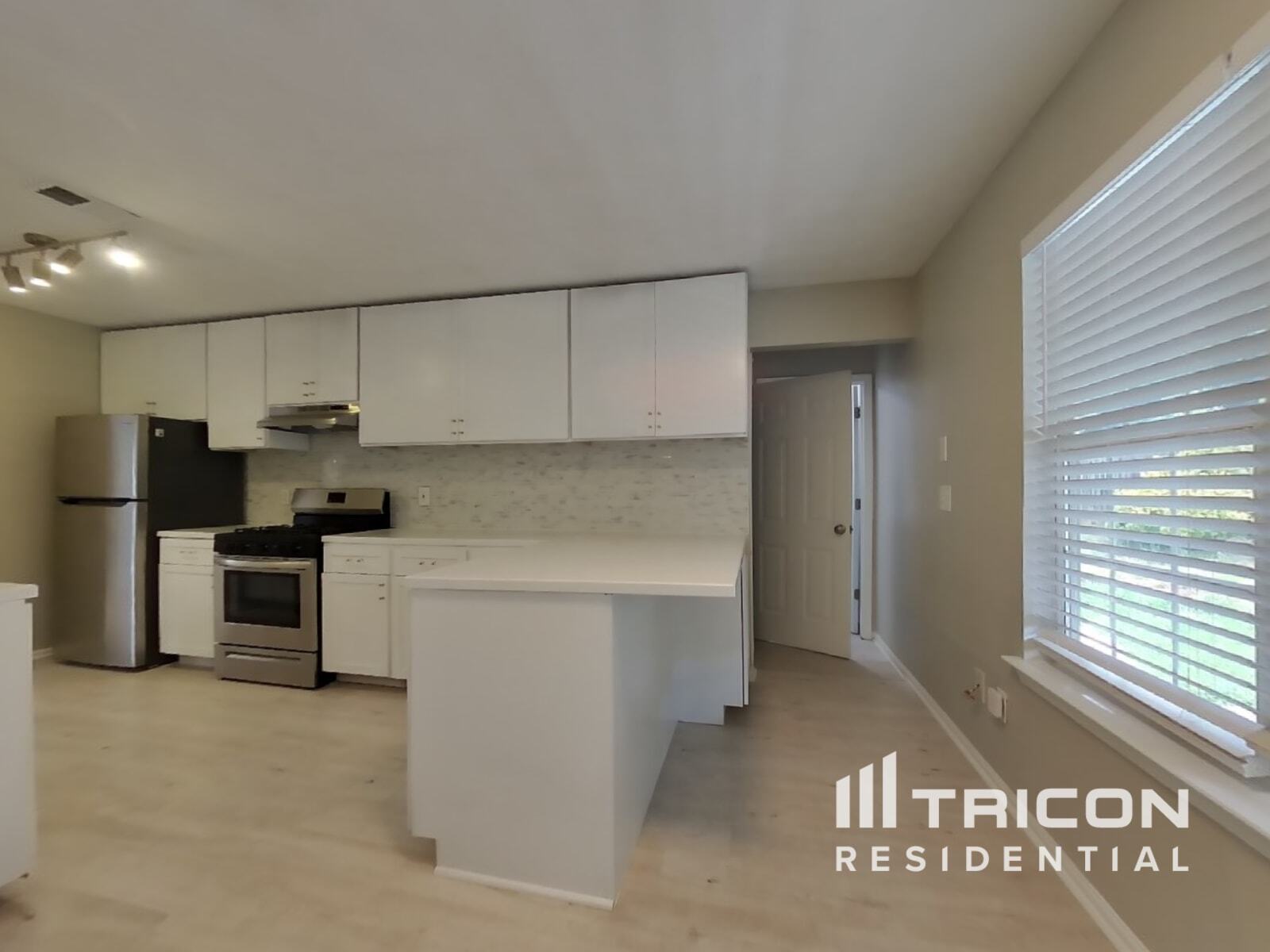 Building Photo - 1951 Hidden Valley Dr SW