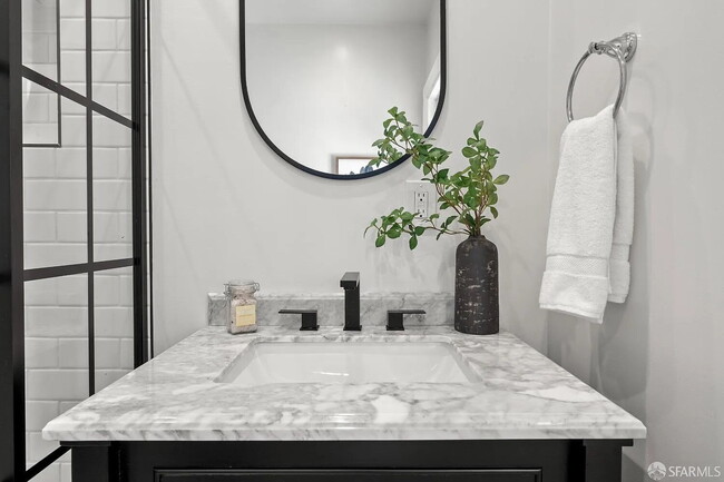 Building Photo - "Charming 1-Bedroom Oasis in Oakland with ...