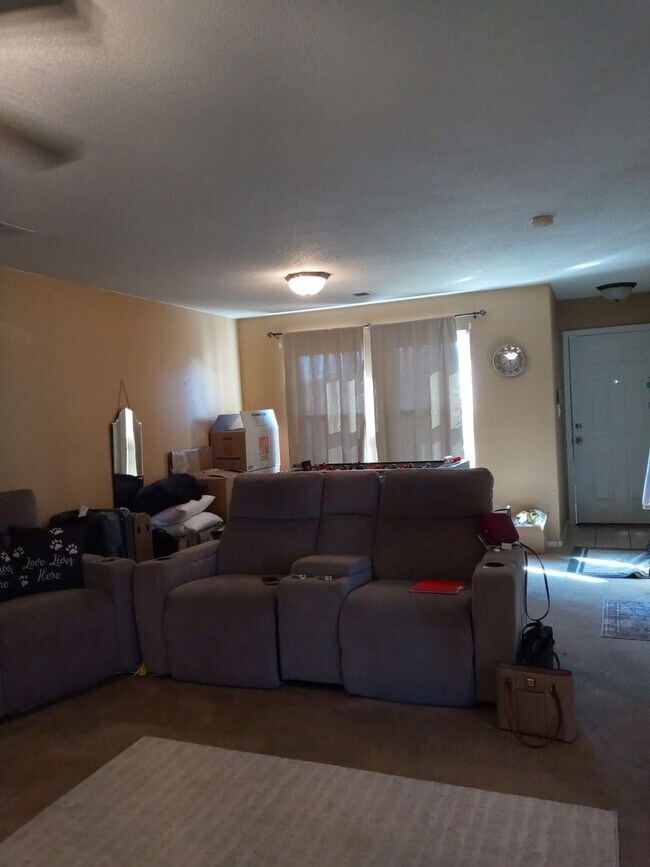 Building Photo - Enchanted Hills