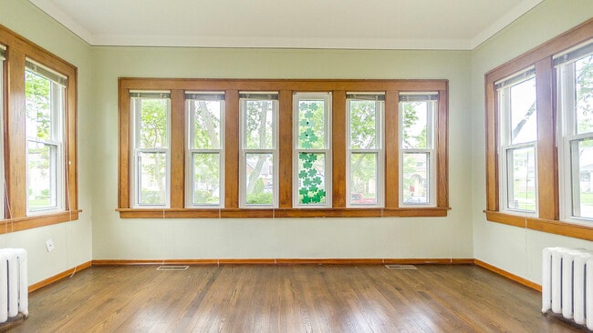 Building Photo - 100 Belle Plaine Ave