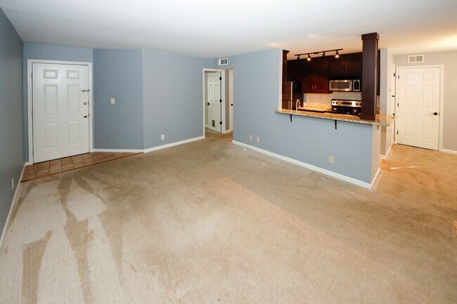 Building Photo - Secluded Community Near The Perimeter Mall