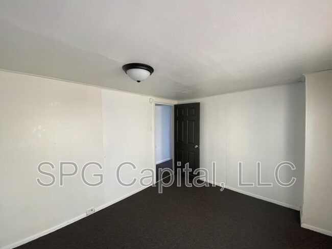 Building Photo - 336 S Second St