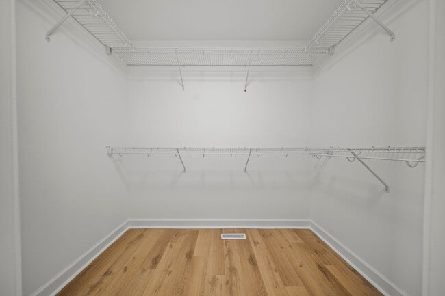 Building Photo - 3 Bedroom 2 Full Bath Home For Rent near Post!