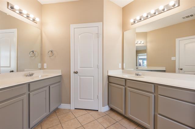 Building Photo - 1617 Nighthawk Dr