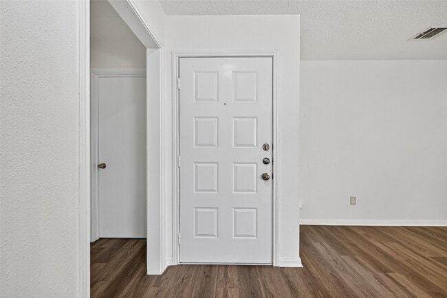 Building Photo - 4422 Wee Lassie Ln