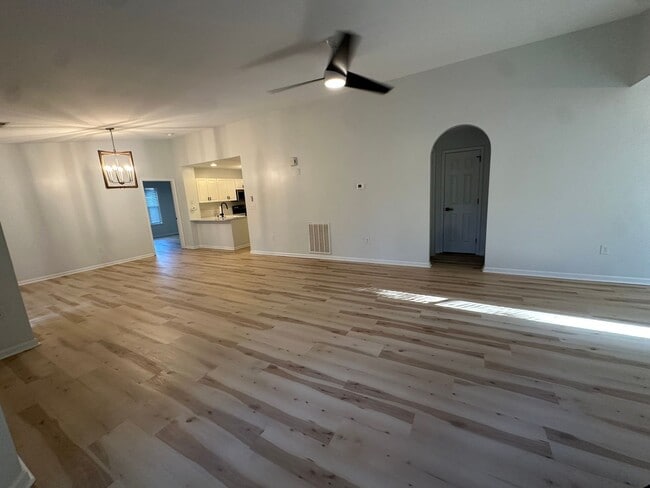 Building Photo - Spacious 2 Bedroom Luxury Condo with Pool Access – Wilmington, NC