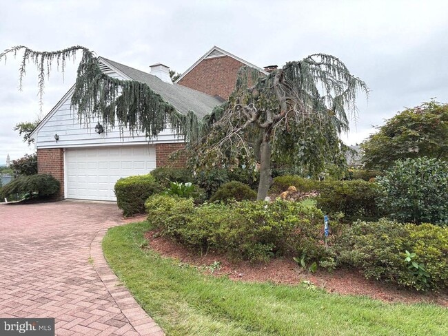 Building Photo - 513 Cathedral Dr