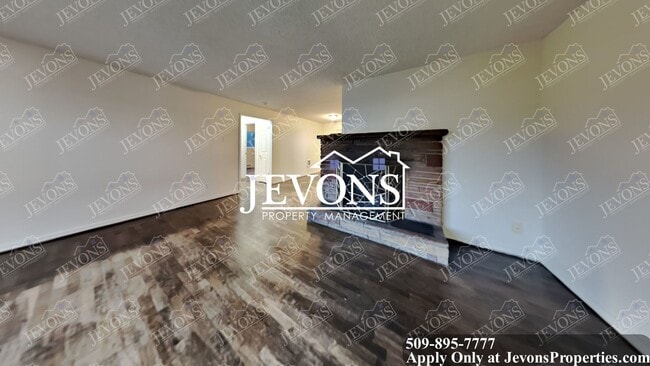 Building Photo - Enjoy the new appliances in this lovely single-family home located in the heart of Tacoma