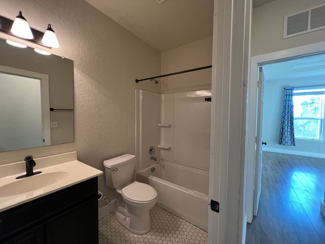 Building Photo - 146 Texas Thistle