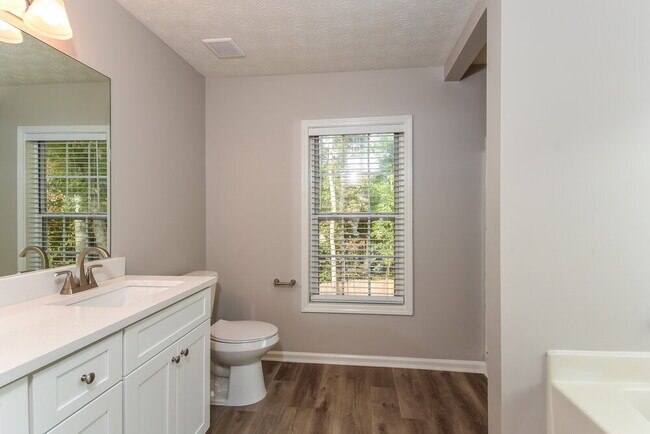 Building Photo - 2750 Northgate Way NW