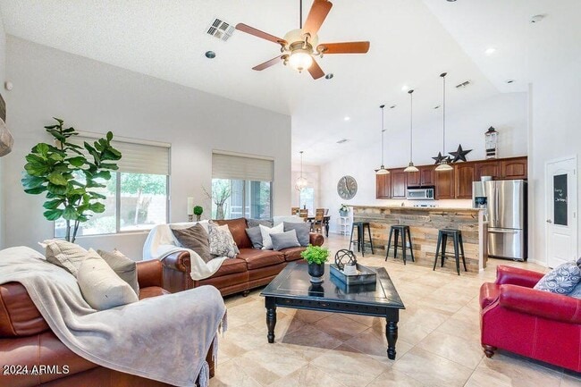 Building Photo - 2298 E Ebony Dr