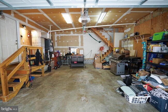 Building Photo - 3727 Village Trail