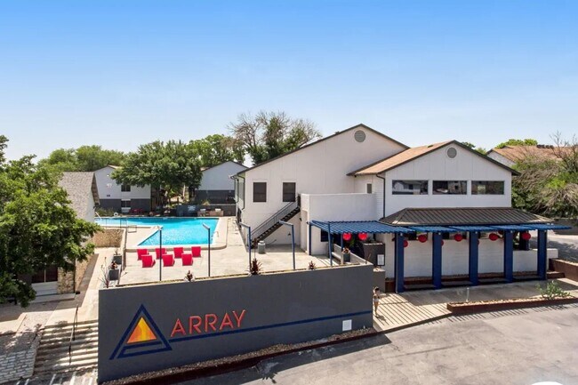 Building Photo - 2101 Burton Dr