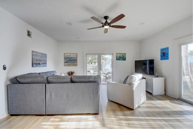 Building Photo - 232 Dixie Blvd