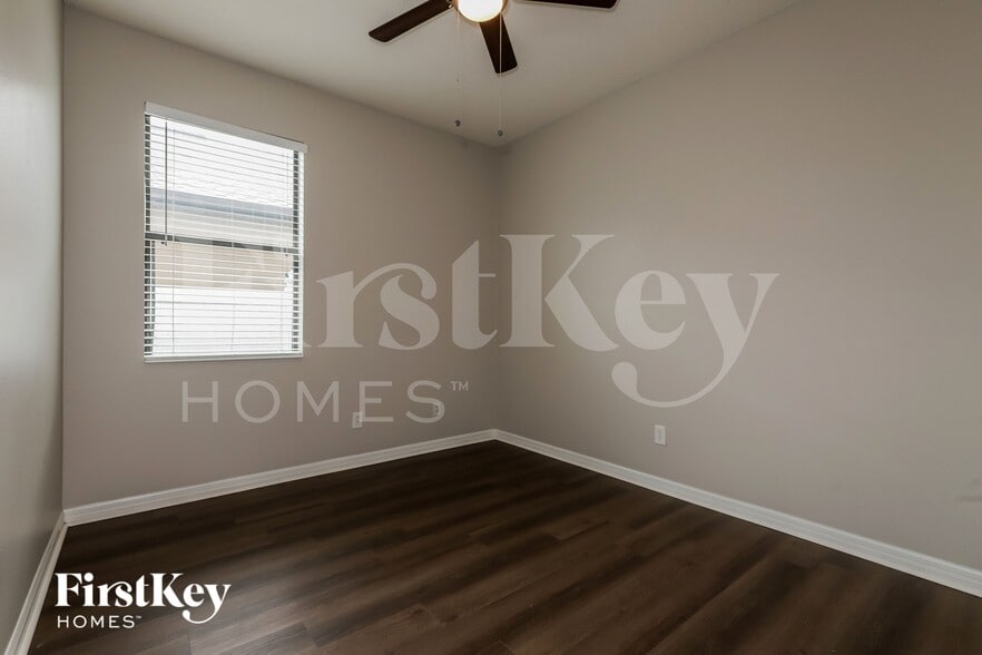 Building Photo - 8507 White Poplar Dr