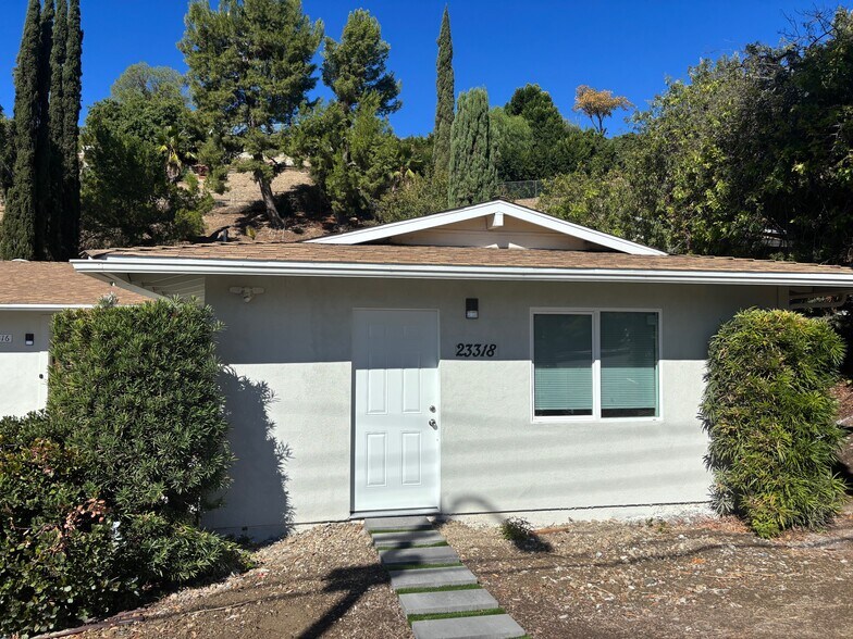 Primary Photo - 23316 Balmoral Ln