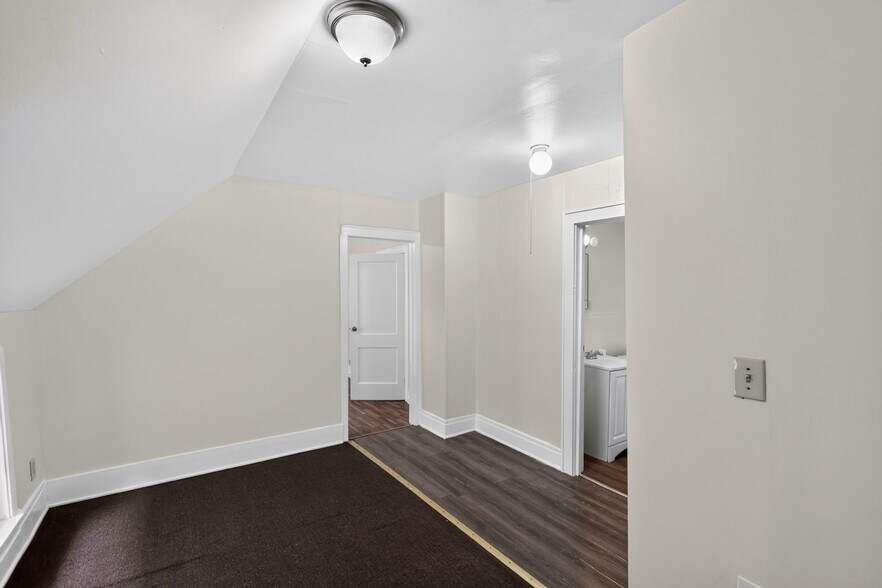 Building Photo - 97 Kilhoffer St