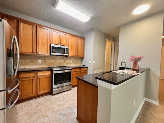 Building Photo - Condominium for rent