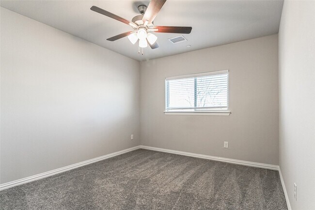 Building Photo - 2328 Greystone Dr