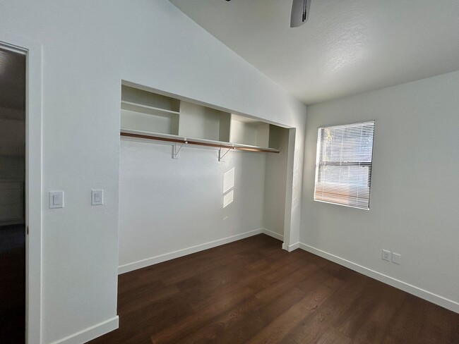 Building Photo - Renovated Two Bedroom Duplex - No Co-Signers