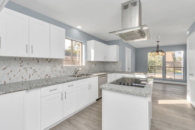 Building Photo - 3514 Summit Ln