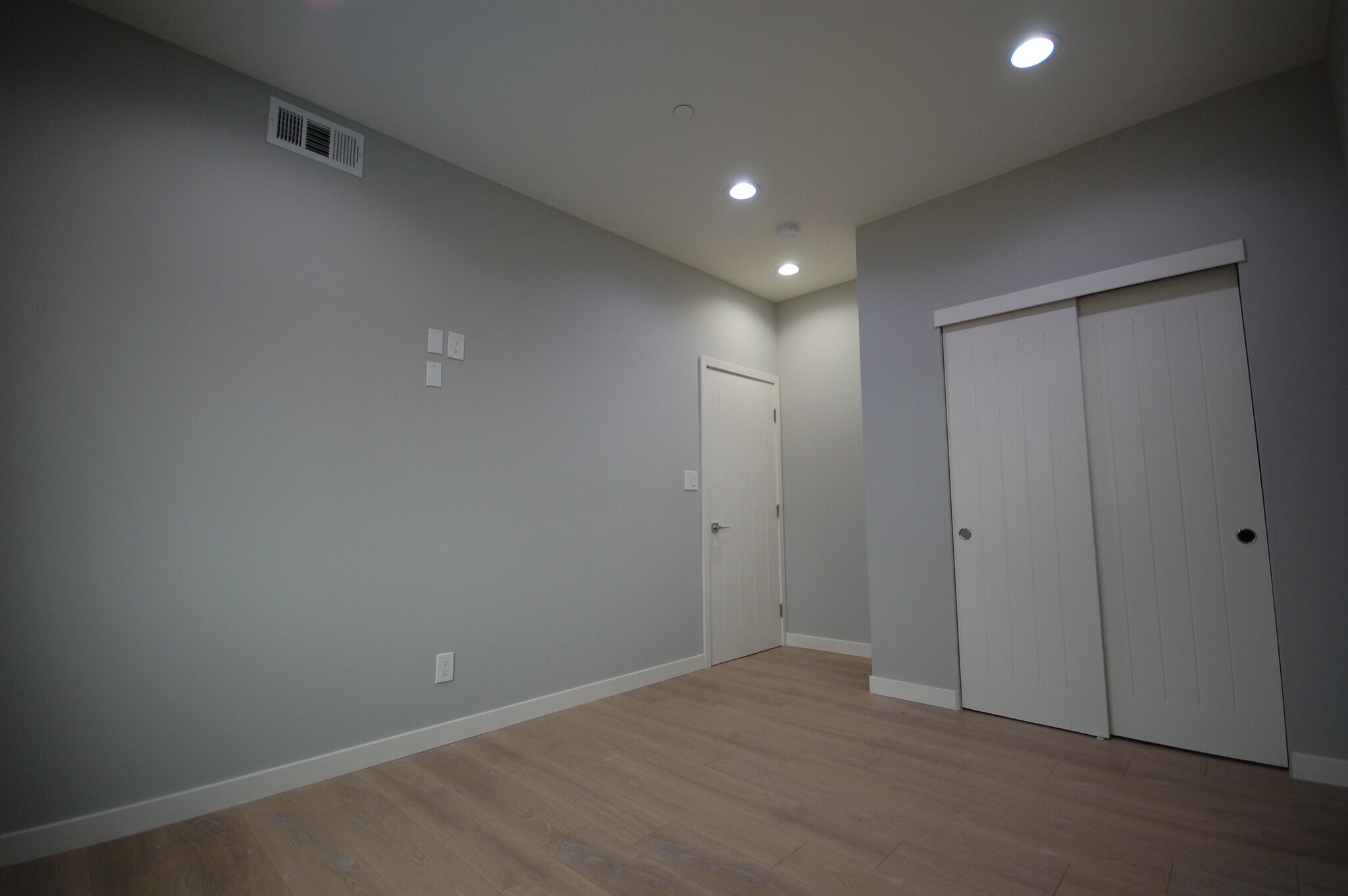 BEDROOM - 648 1/2 N Serrano Ave