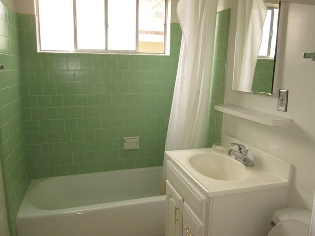 Building Photo - 634 Couper Dr