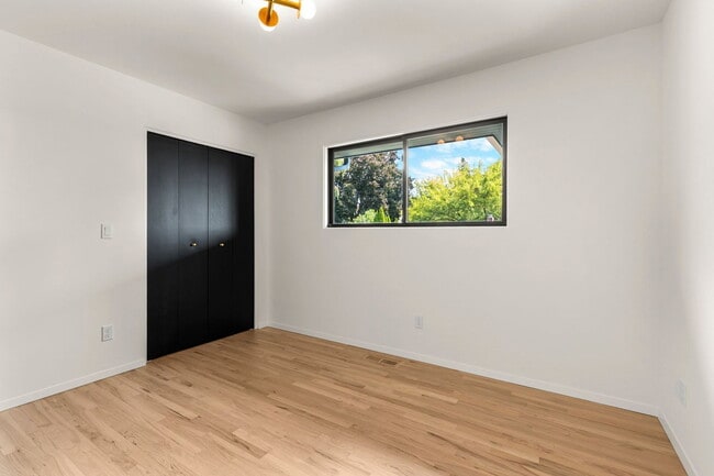 Building Photo - 1425 NW 122nd Ave