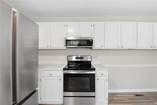 Building Photo - 6813 Foxton Ct