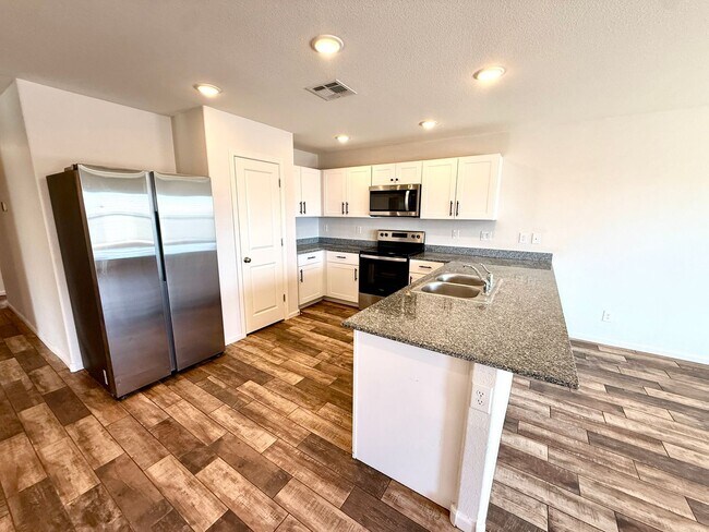 Building Photo - Beautifully Updated 4 Bedroom Home in Valley Springs Estates- Available Now!