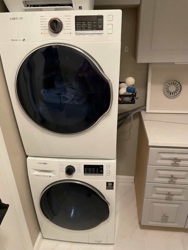 Building Photo - 3003 Nicosh Cir