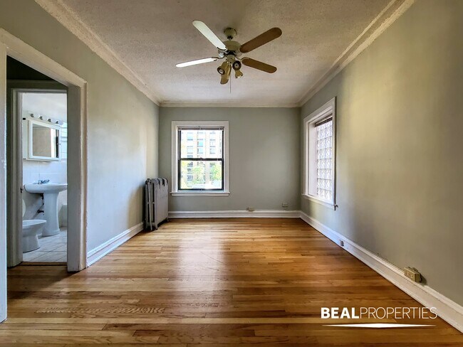 Primary Photo - 1164 N Dearborn St