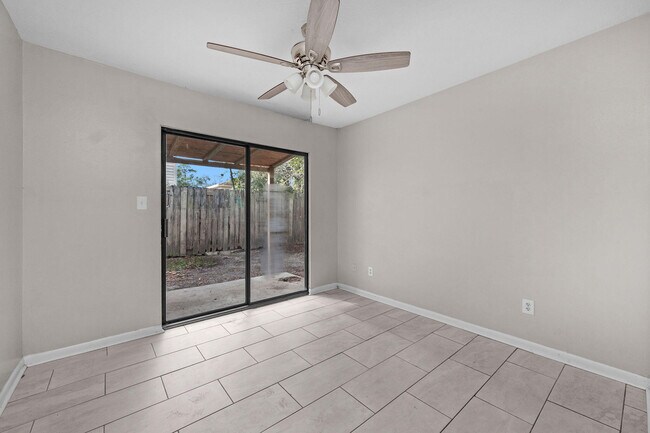 Building Photo - 131 Bayou View Dr