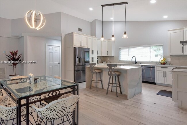 Building Photo - 1800 Water Ridge Dr