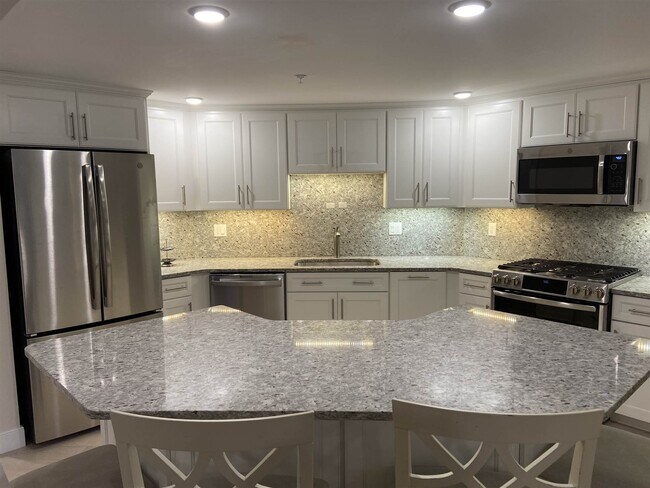 Building Photo - 2075 Lafayette Rd