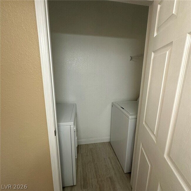 Building Photo - 9975 Peace Way