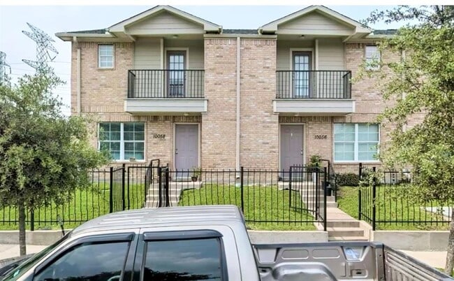 Building Photo - 10058 Emnora Ln