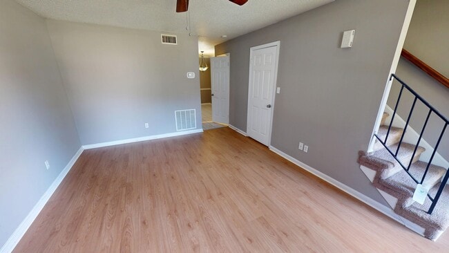 Building Photo - 4001 S Bend Dr