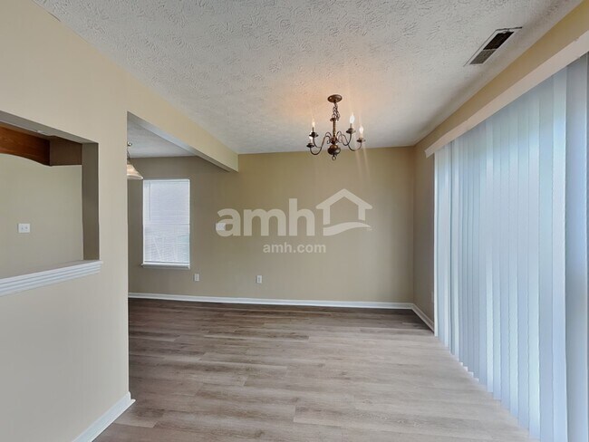 Building Photo - 6763 Wimbledon Dr