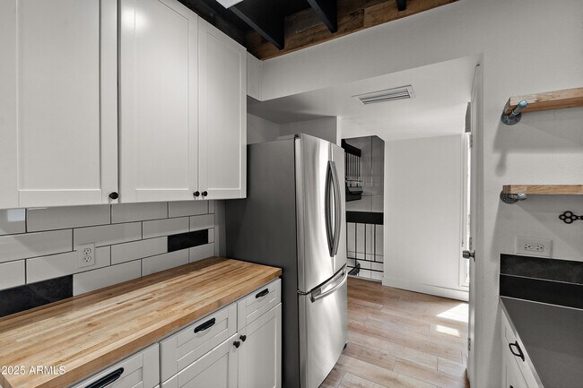 Building Photo - 5621 N 79th St