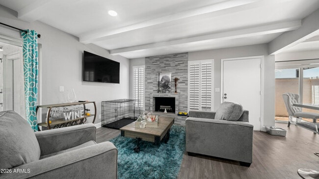 Building Photo - 648 E Tam O Shanter Dr