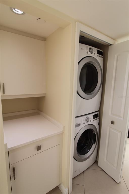 Building Photo - 988 Blvd of the Arts