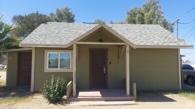 Building Photo - ADORABLE LAVEEN BUNGALOW!