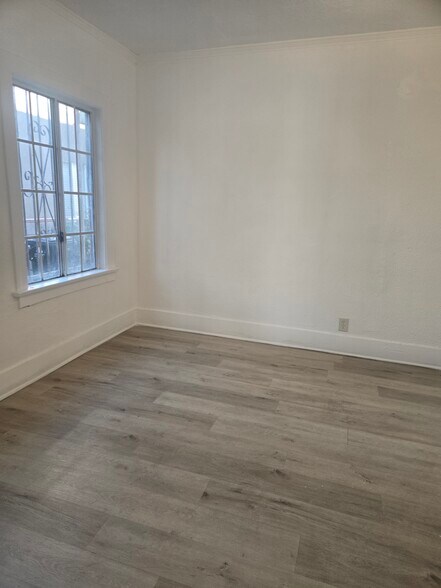 Building Photo - 331 W 49th St