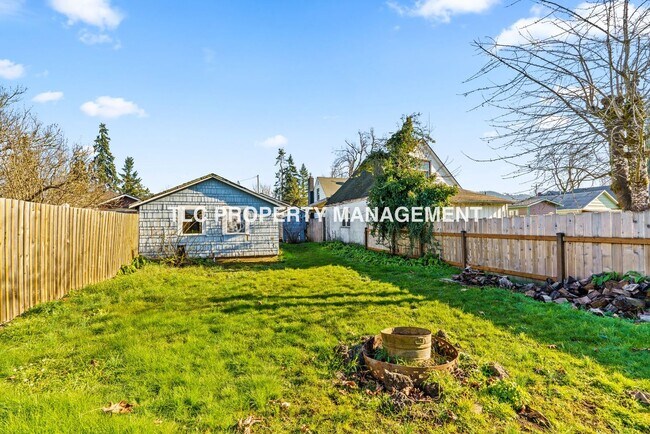 Building Photo - 717 S 2nd St