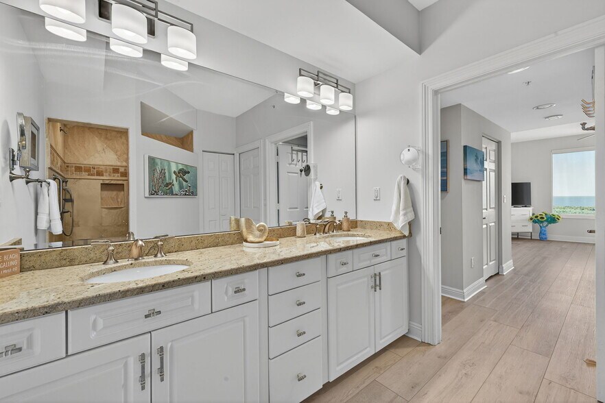 Building Photo - 1001 Arbor Lake Dr