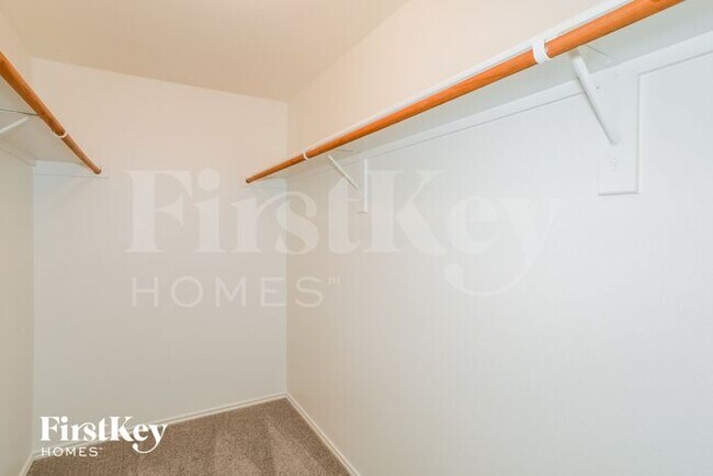 Building Photo - 208 Flatwood Dr